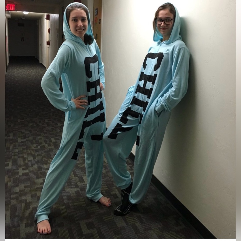 TAREA ADULT ONESIE …………..316